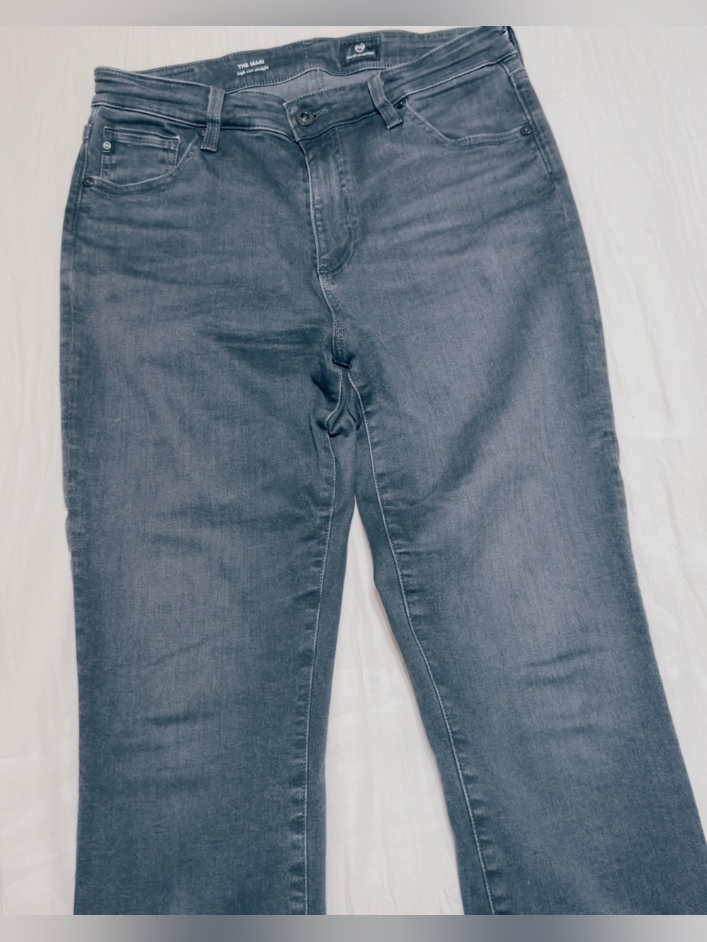 AG Women’s Dark Gray Slim Fit high rise Straight leg cuffed hem Jeans size 31